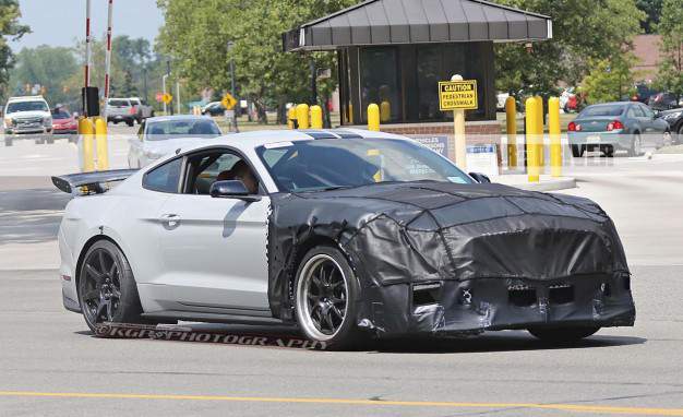 2018 Ford Mustang Shelby GT500 (spy photo)