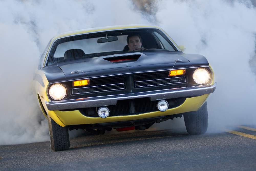 30-1970-plymouth-aar-cuda-burn-out.jpg