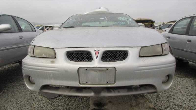 00+-+2001+Pontiac+Grand+Prix+GTP+in+California+wrecking+yard+-+photo+by+Murilee+Martin.jpg