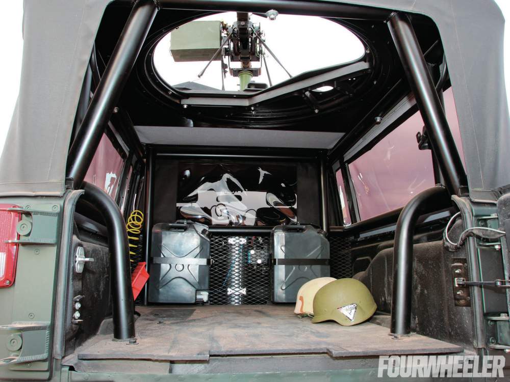 129_1212_03+recon_wrangler+tail_gunner_area.jpg