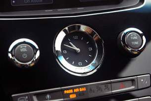 56cadillaccts-vcoupe2011review-opt.jpg
