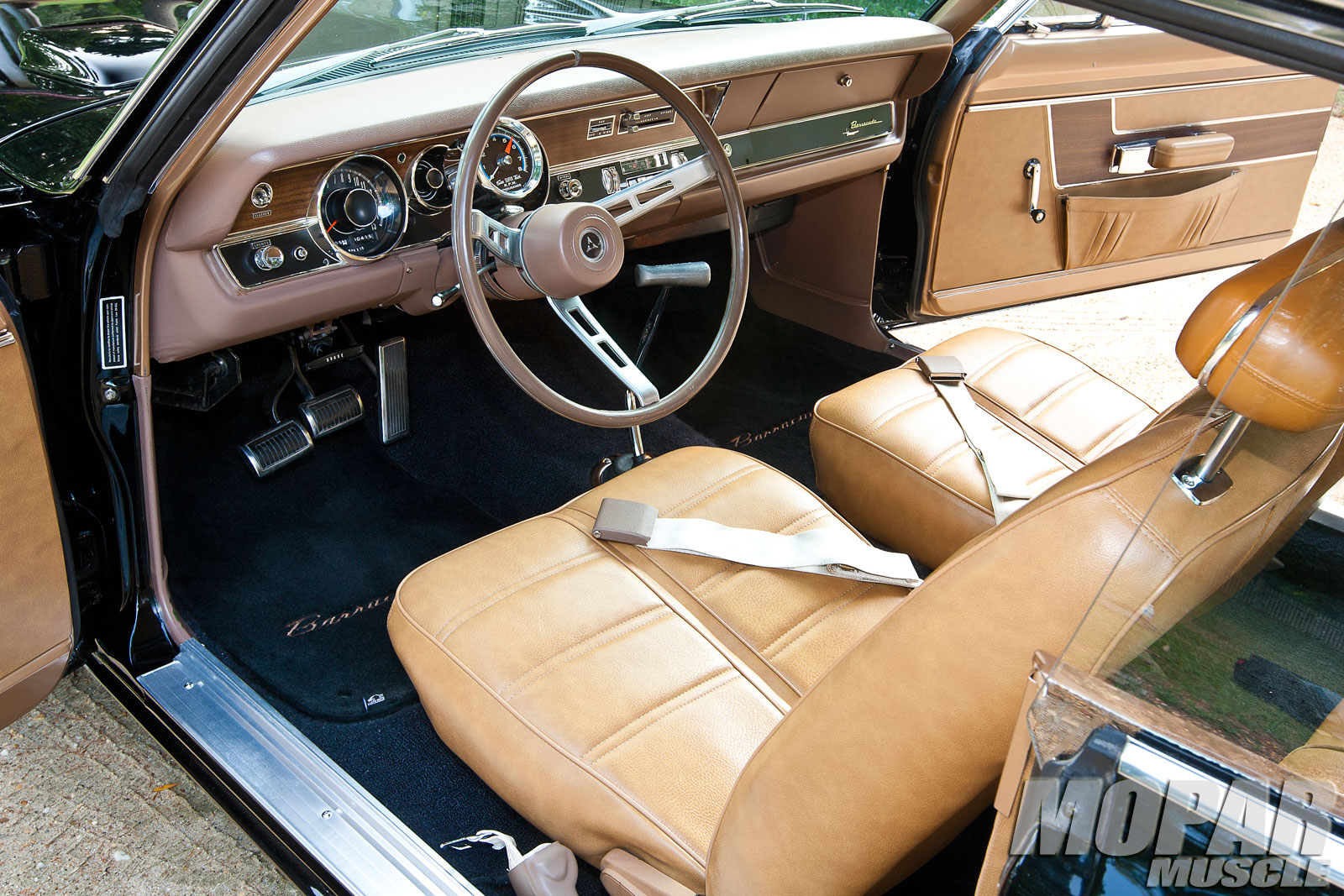 mopp-1301-04+1969-Plymouth-Cuda-340-fastback+Exclusive-Photos.jpg