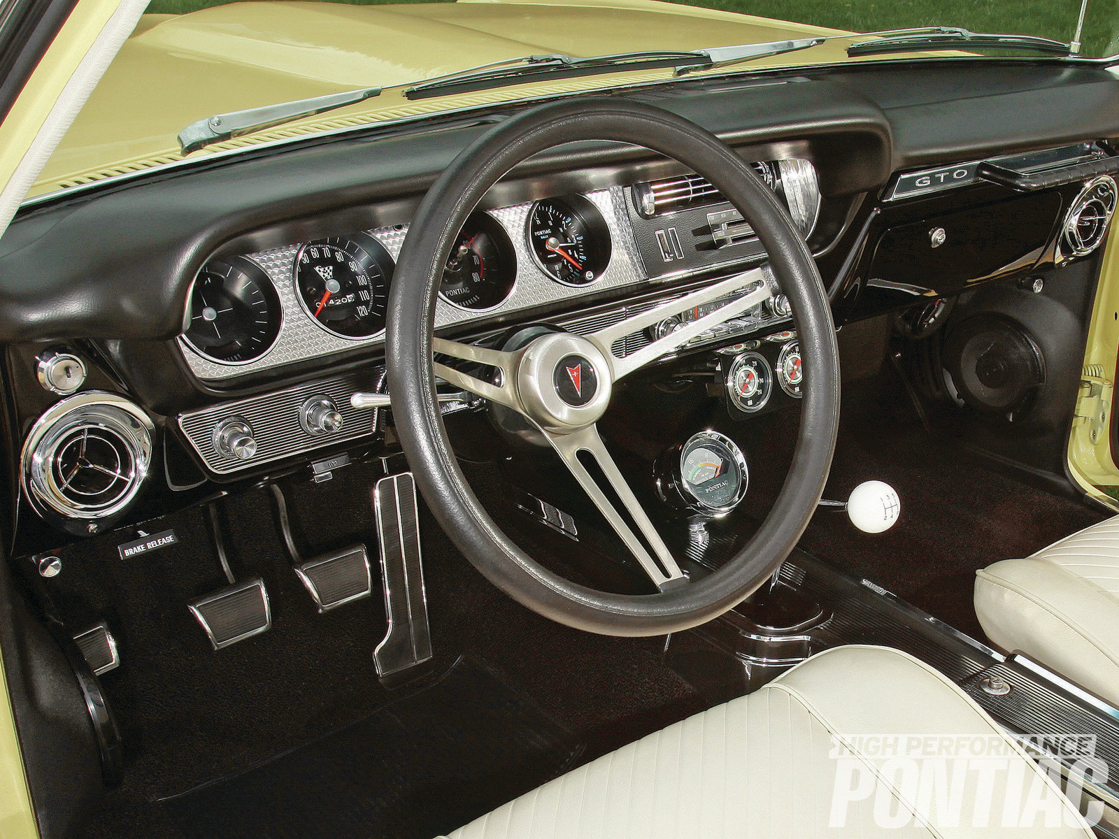 hppp-1209-06-o-+1965-pontiac-gto+dash.JPG.jpg