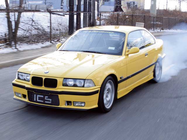 0607_ec_04zoom+BMW_M3+Front_Side_Burnout.jpg