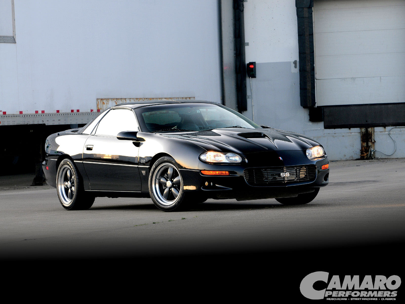 camp_1001_01+2001_intimidator_ss_camaros