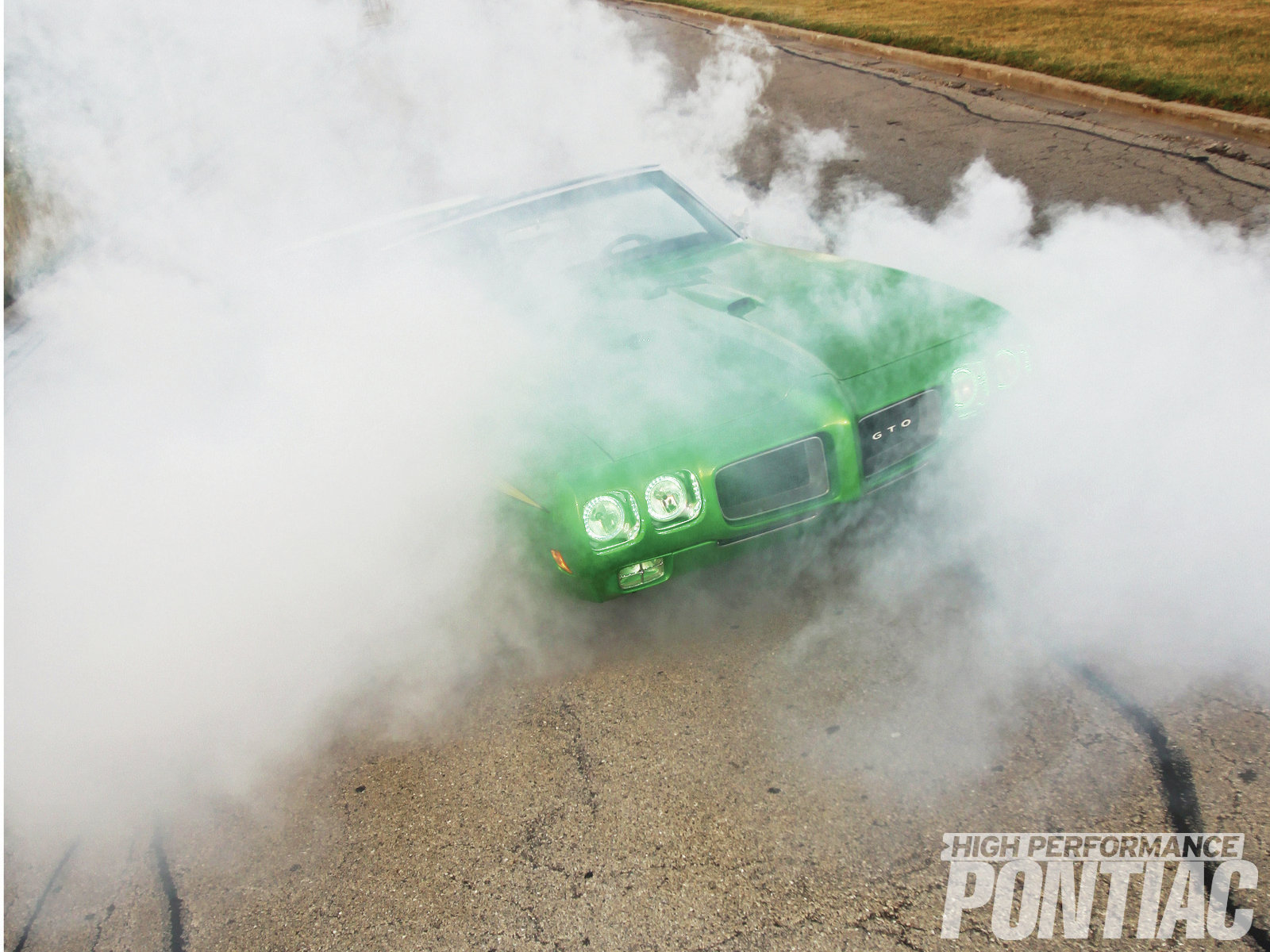 hppp-1301-03-o-+1970-pontiac-gto+burnout.jpg
