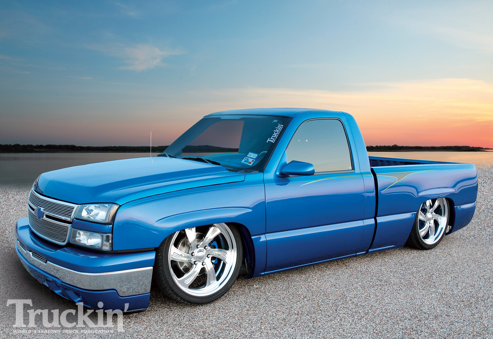1002tr_11+truckin_top_10_trucks_of_2009+2006_chevy_silverado.jpg