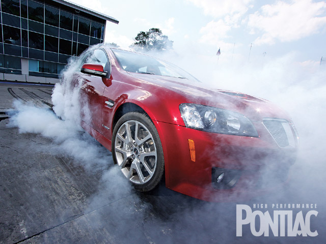 hppp_0911_01_z+2009_pontiac_g8_gxp+burnout.jpg