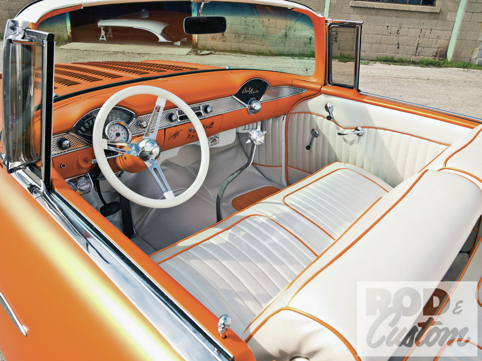 1210rc-01+most-tri-fives-are-muscle-cars+interior.jpg