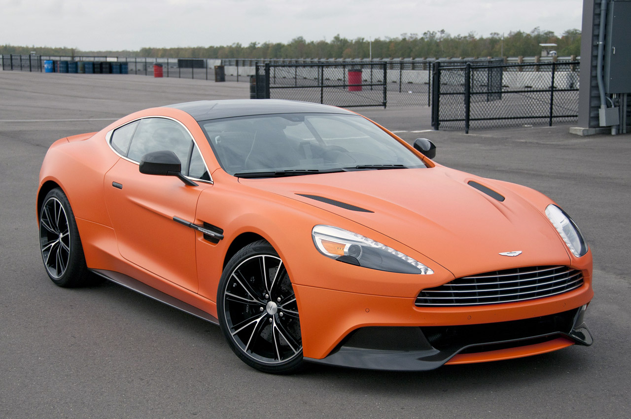 2014%2BAston%2BMartin%2BVanquish%2B2.jpg