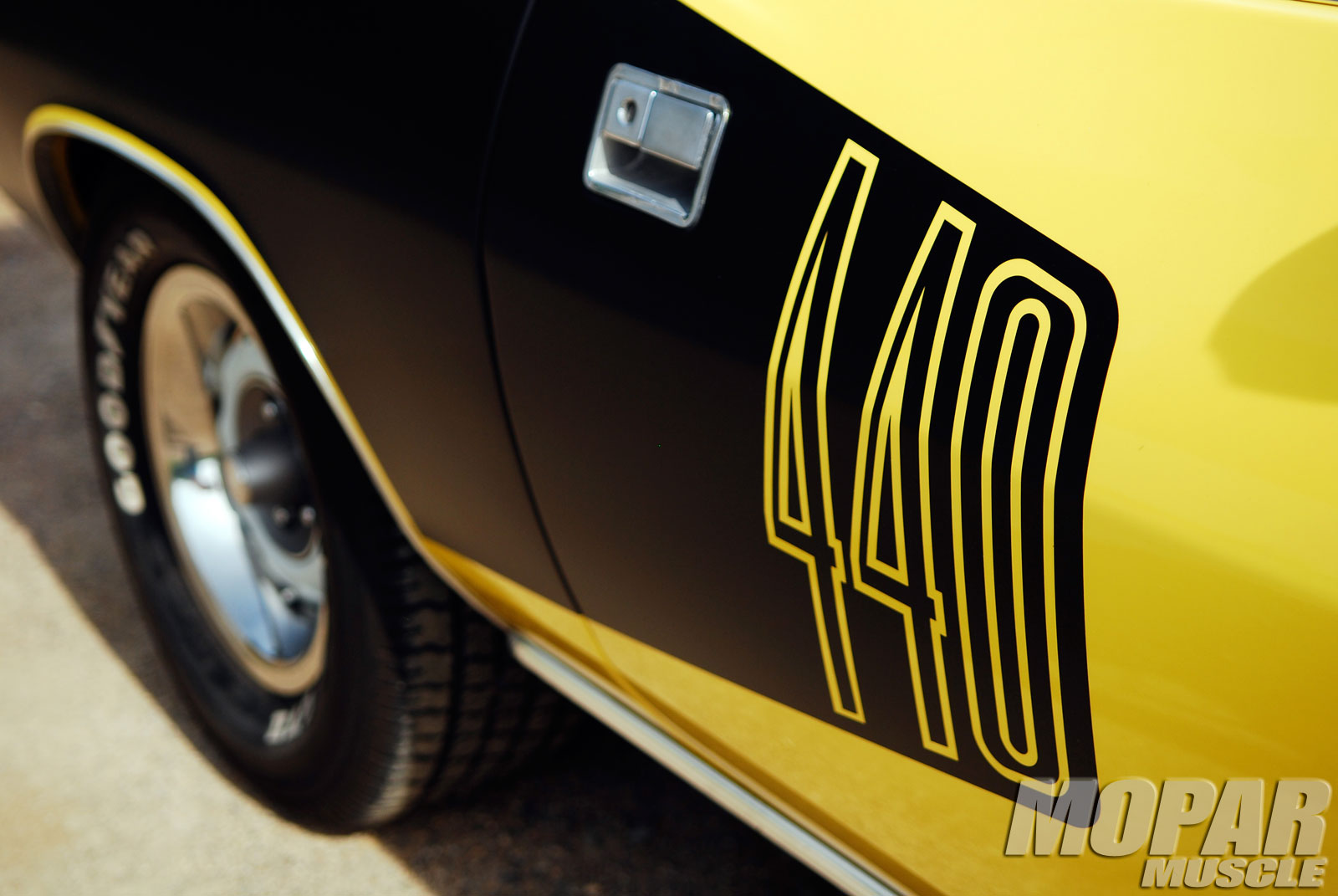 mopp-1301-05+1971-Plymouth-Cuda-Convertible+Exclusive-Photos.jpg