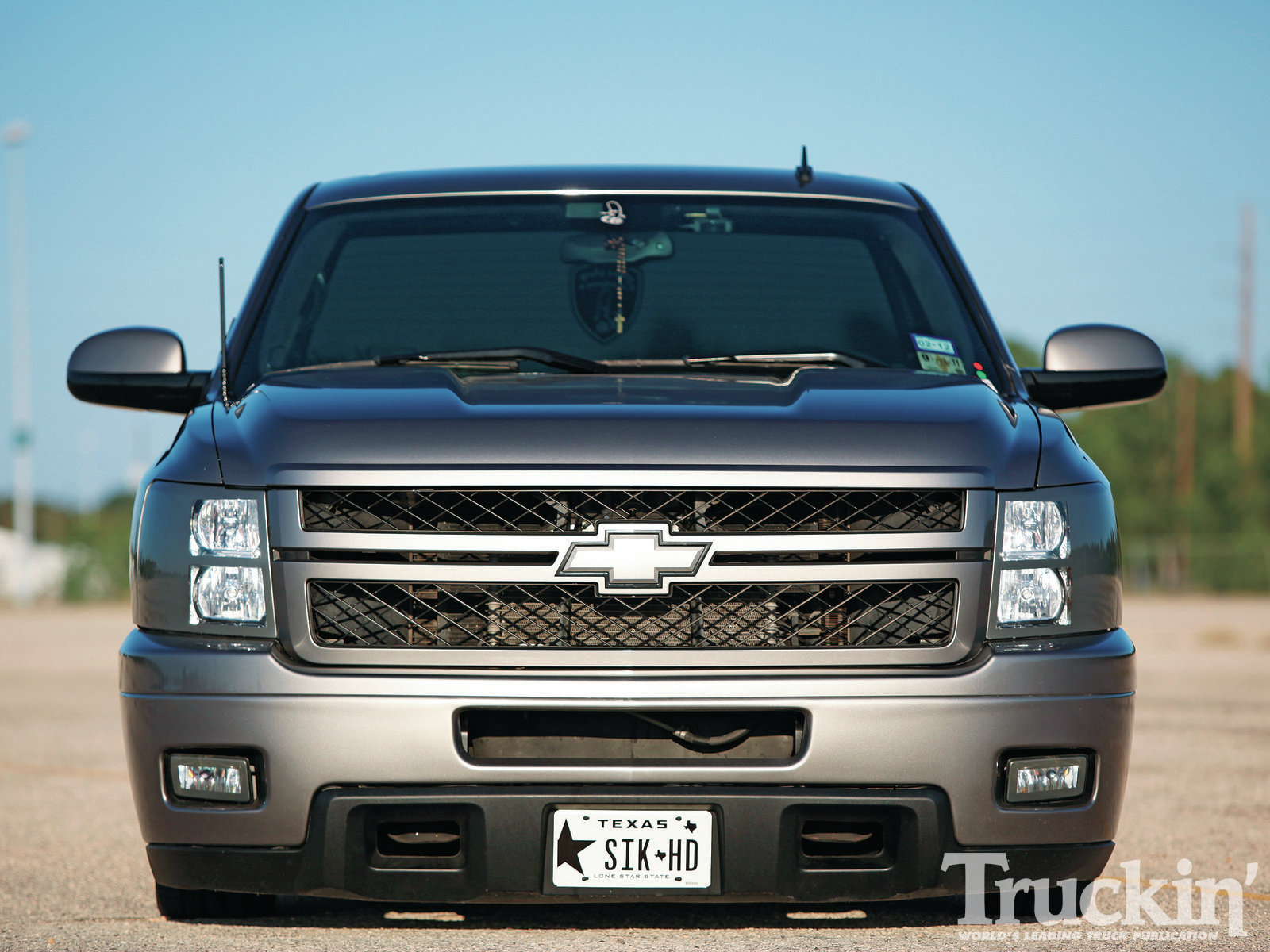 1112tr-05+chevy-silverado-1500-haulin-hd+front-view.jpg