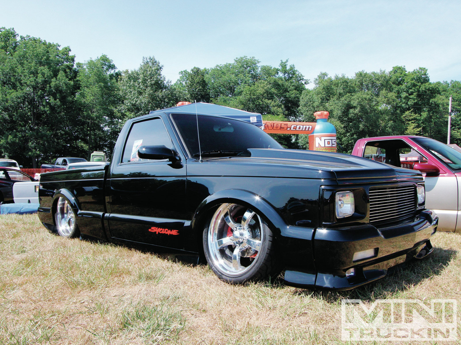 1212mt-28+camp-n-drag+gmc-syclone.jpg