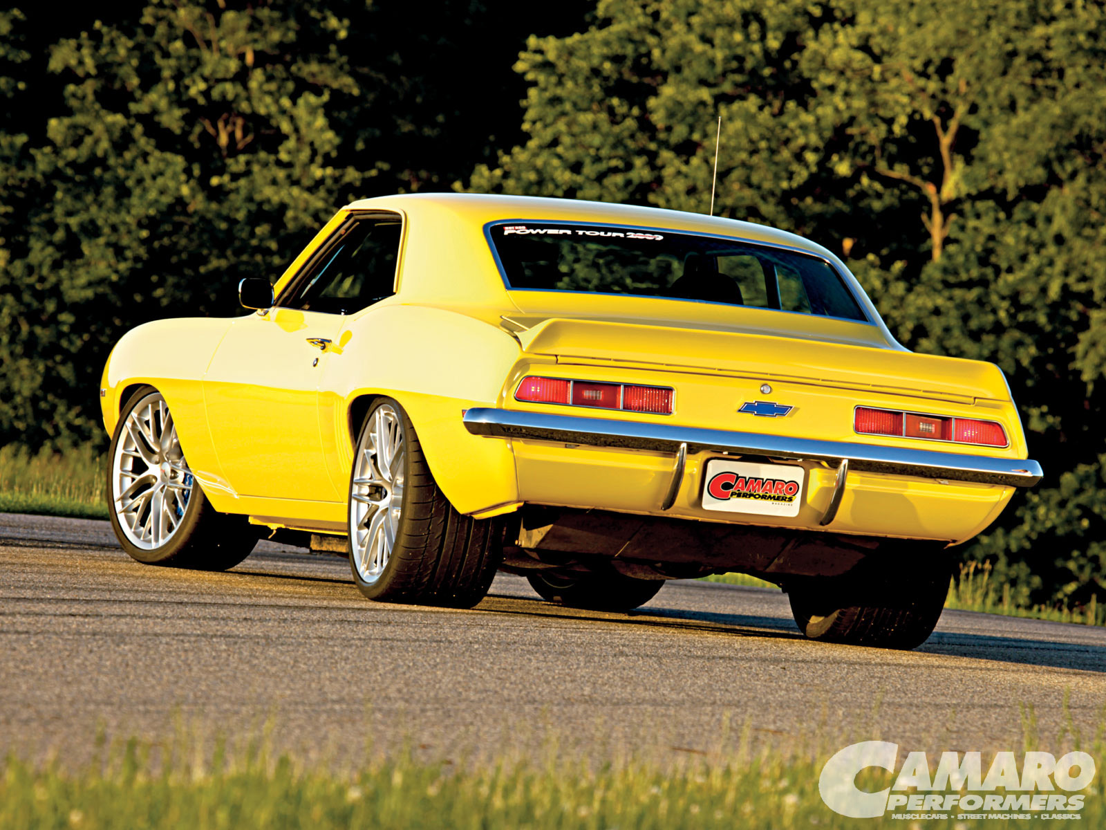 camp_0910_15+pro_touring_1969_camaro+taillights.jpg