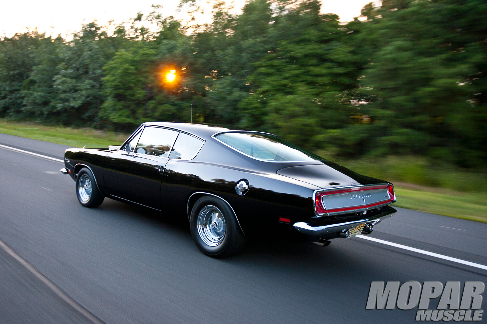 mopp-1301-05+1969-Plymouth-Cuda-340-fastback+Exclusive-Photos.jpg