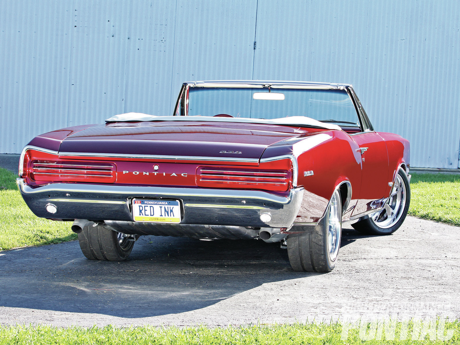 hppp-1110-03-o-+1966-pontiac-gto+rear.jpg