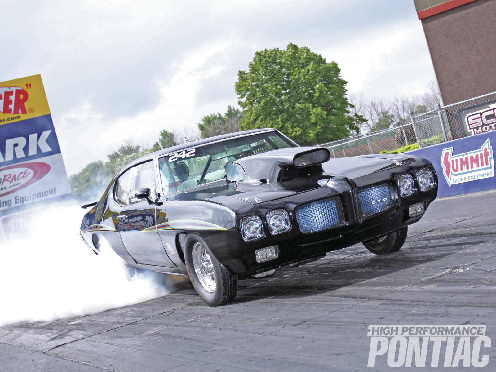 hppp-1205-09-o-+1970-pontiac-gto-1968-lemans+front-end.jpg