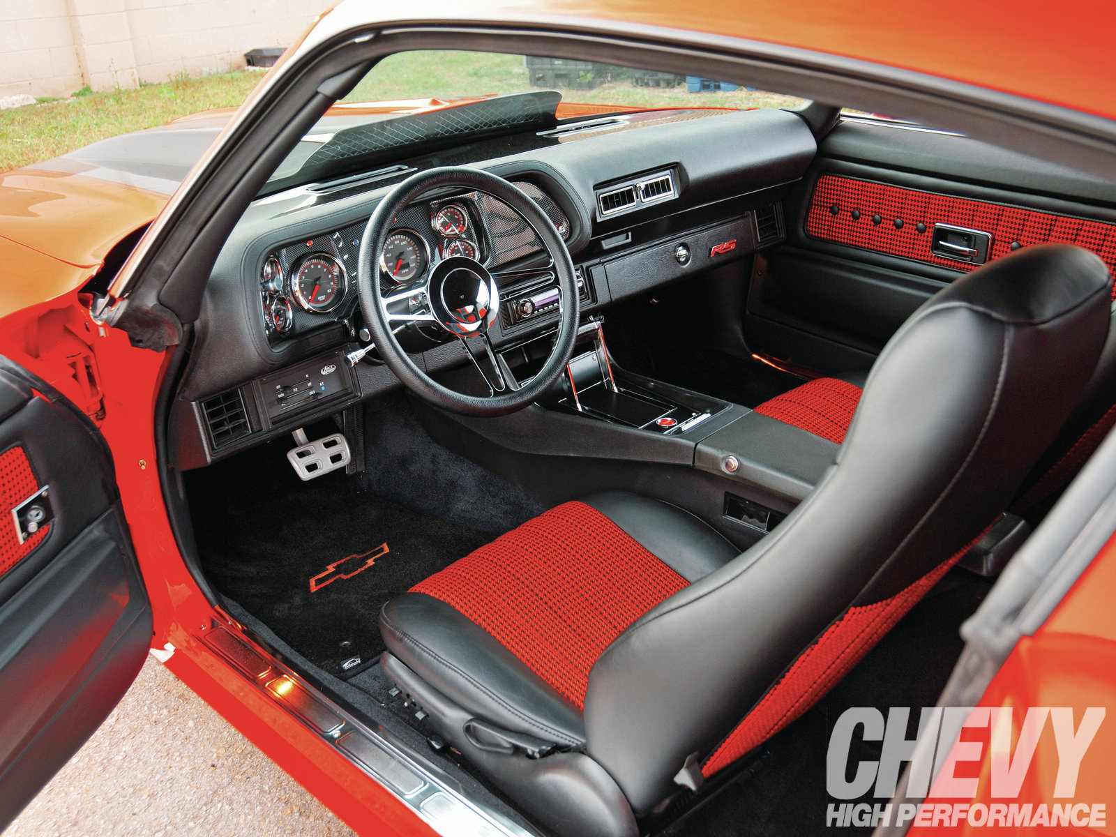 1207chp-06-+1971-chevrolet-camaro-ss+interior.jpg