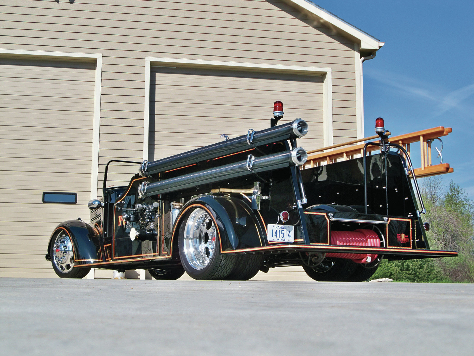 1304-8l-04+mack-attack-1944-fire-truck+1