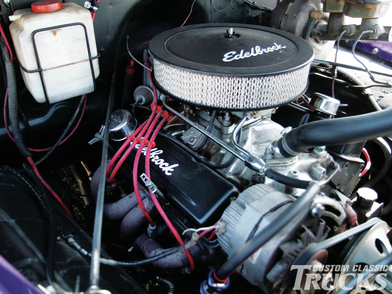 1211cct-03-o-+1950-gmc-truck+engine.jpg