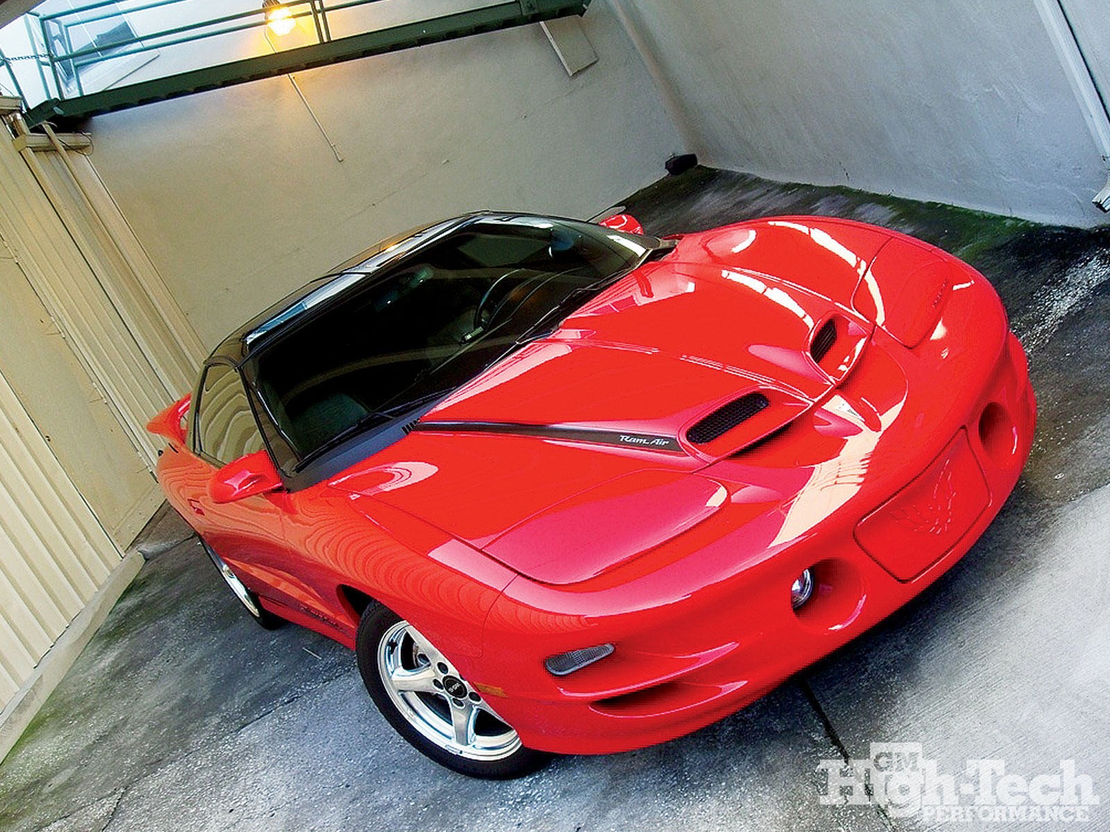 1004tgmhtp_02_o+2001_pontiac_trans_am_ws6+front.jpg
