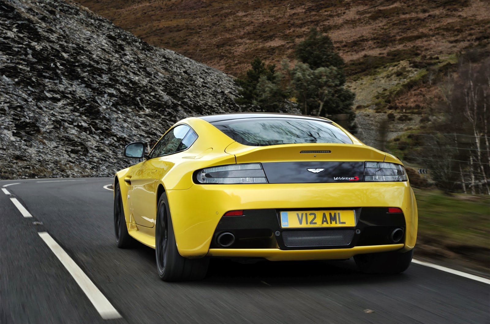Aston+Martin+V12+Vantage+S+278.jpg