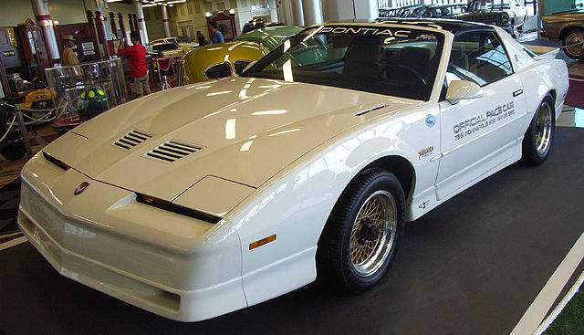 640px-Pontiac_Trans_Am_1989_Indianapolis_500_pace_car.jpg