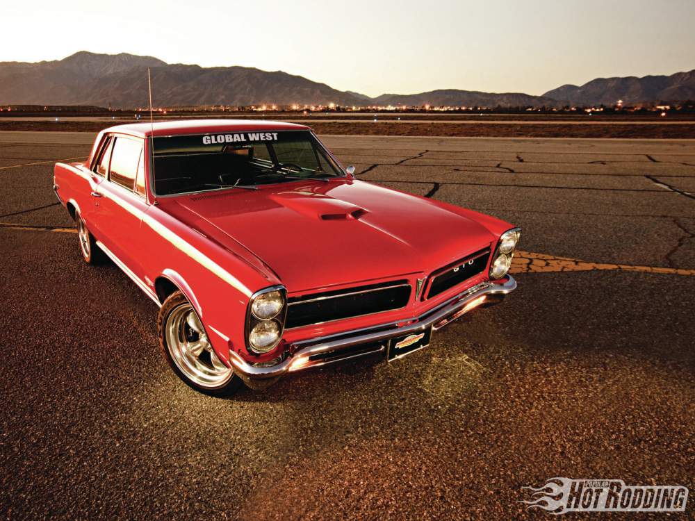 1107phr-01-o+1965-pontiac-GTO+passenger-side-front-view.jpg