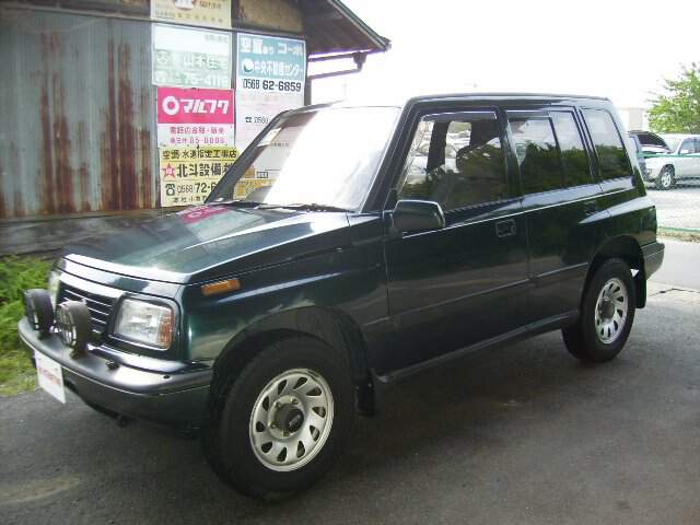 ID3637_1994_Japanese_used_cars_Suzuki_Escudo_NOMADE_4WD_Wagon_Gas_Petrol_RHD.jpg