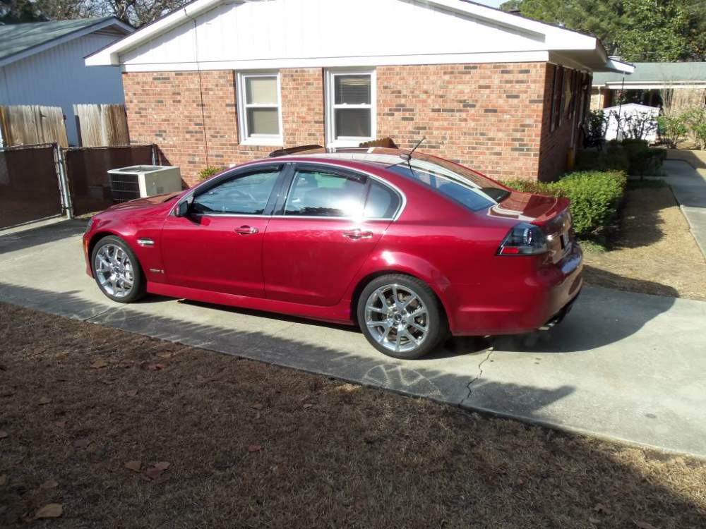 PontiacG8GXPleftsideview.jpg