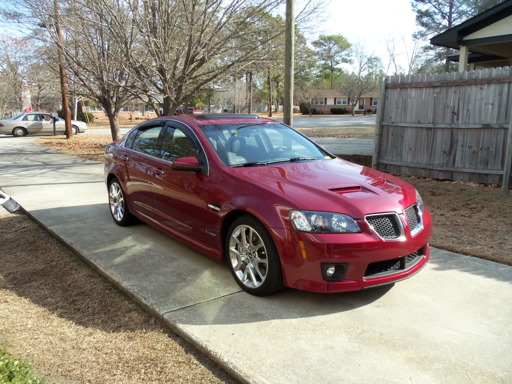 PontiacG8GXPrightfront.jpg