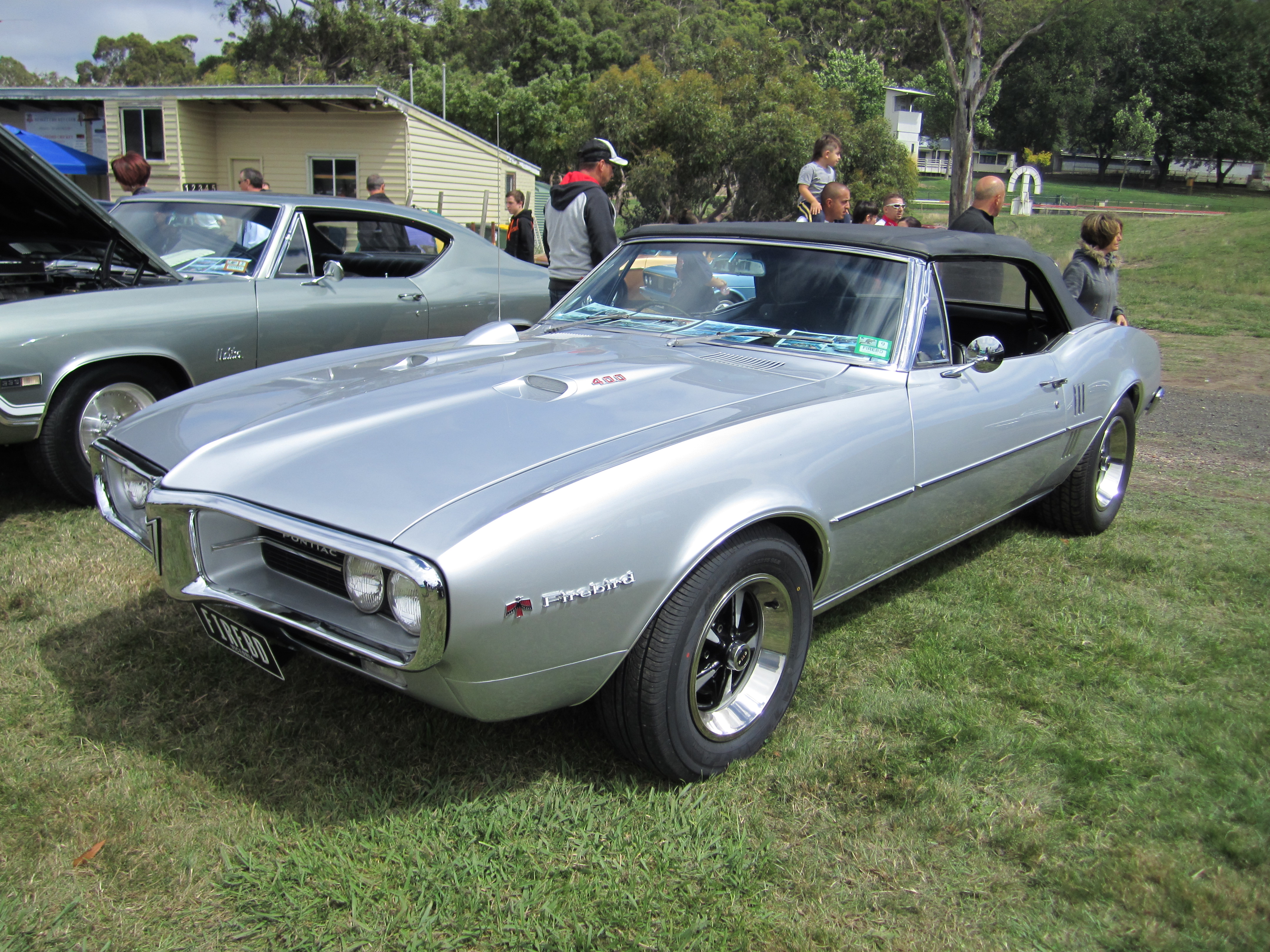Pontiac_Firebird_400_Convertible_1967.jp