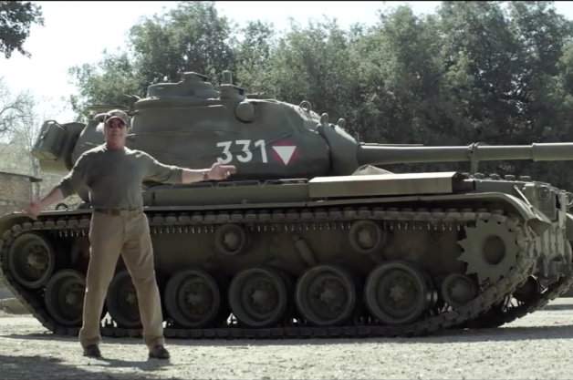 Schwarzenegger-Tank-001.jpg
