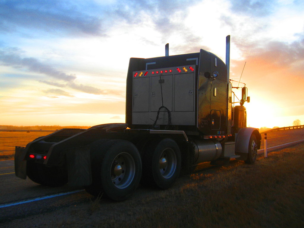 Truckers_Paradise_by_QuanticChaos1000.jpg