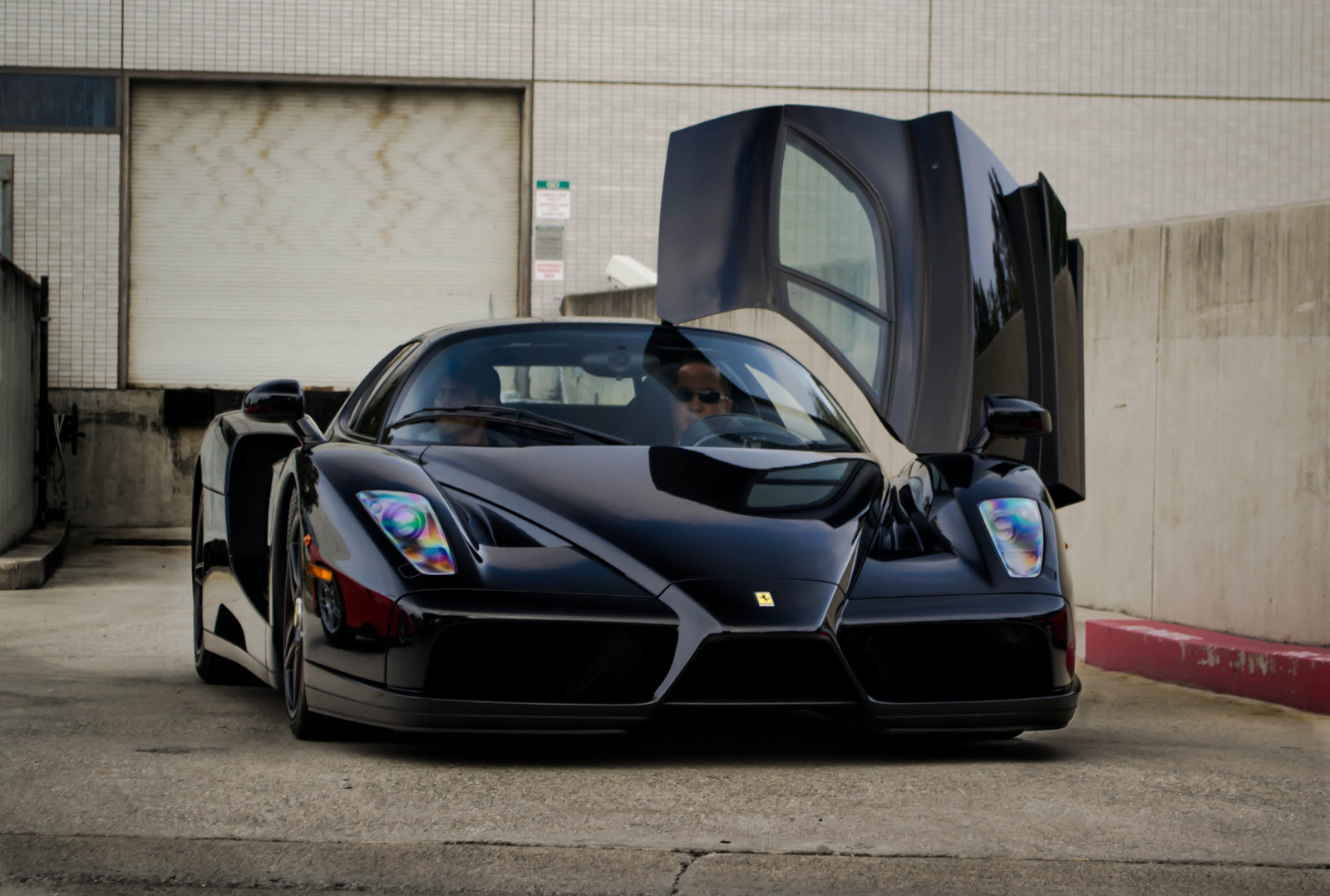 ferrari-enzo-black-nero.jpg