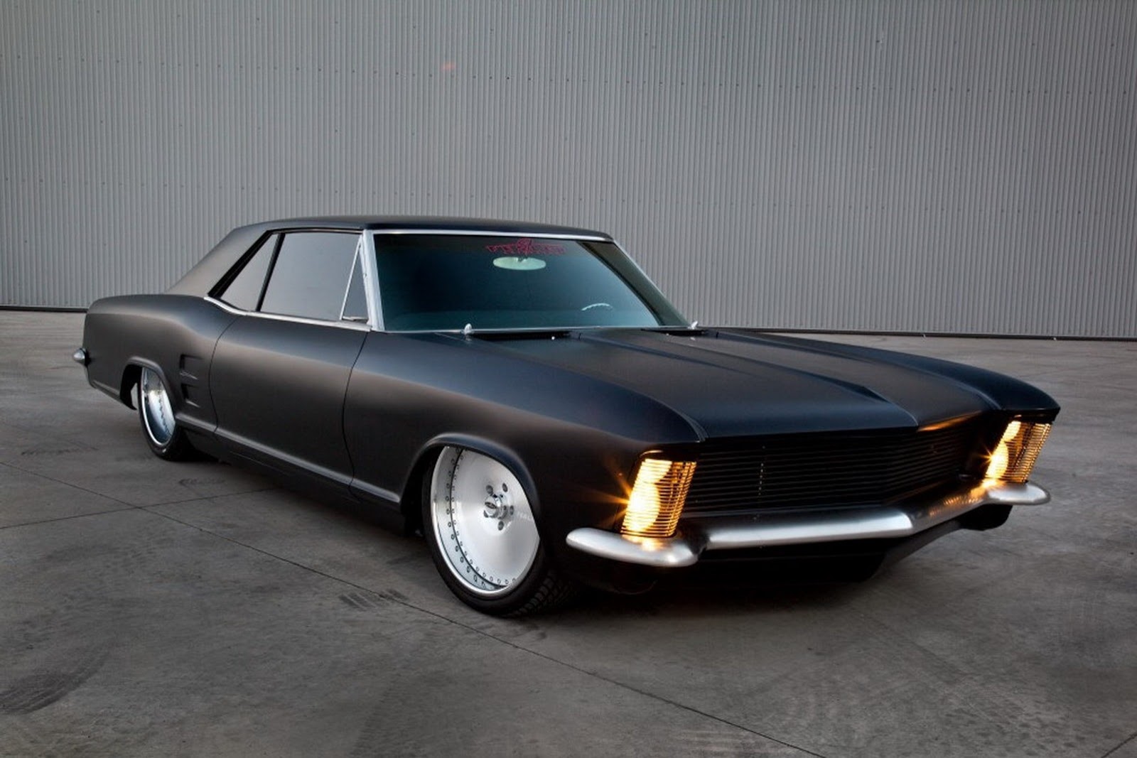 fesler-modified-1963-buick-riviera-looks