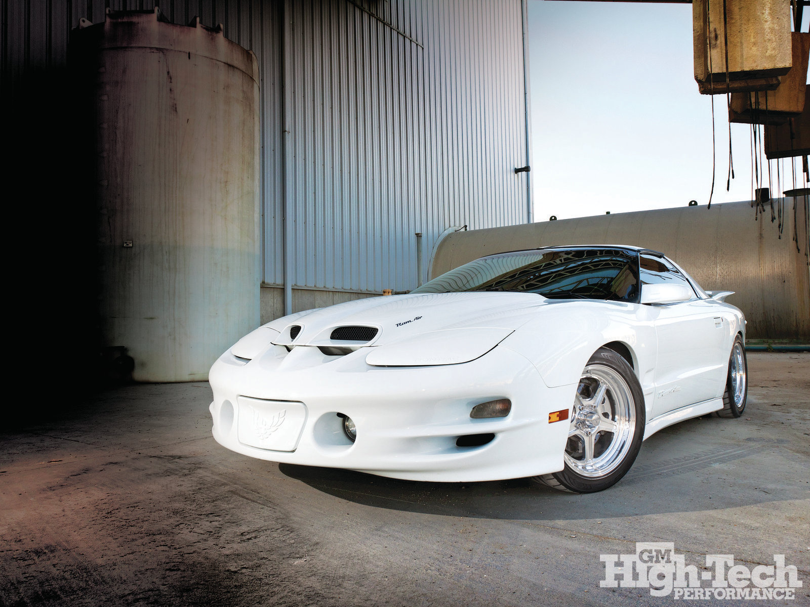 ghtp_1204_000_1999_pontiac_trans_am_whit