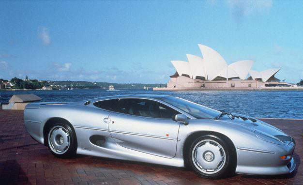 landscape-1461673784-jag-heritage-xj220-1992-02
