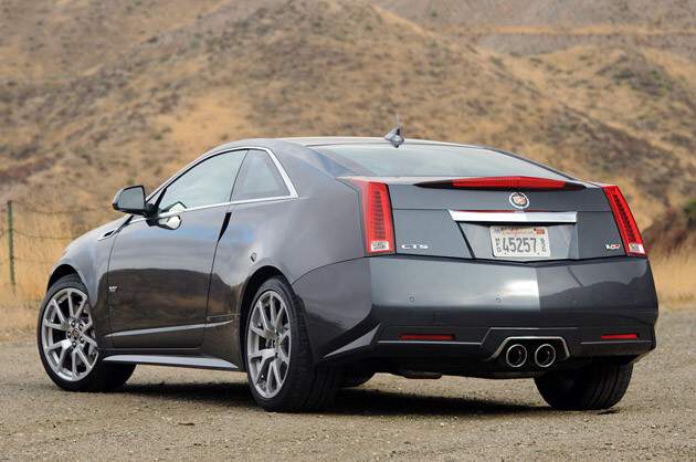 lead22cadillaccts-vcoupe2011review.jpg