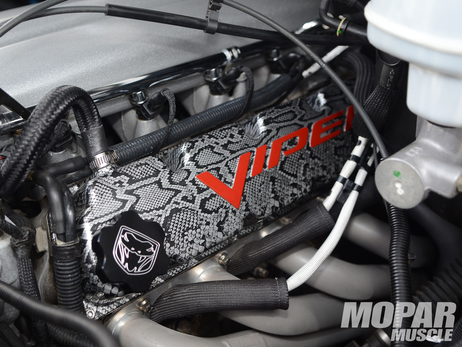 mopp-1212-04-2004-dodge-ram-srt10-web.jpg