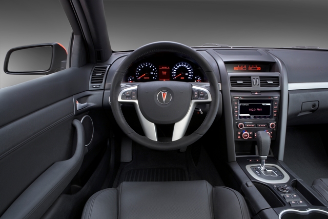 pontiac-g8-gt-interior.jpg