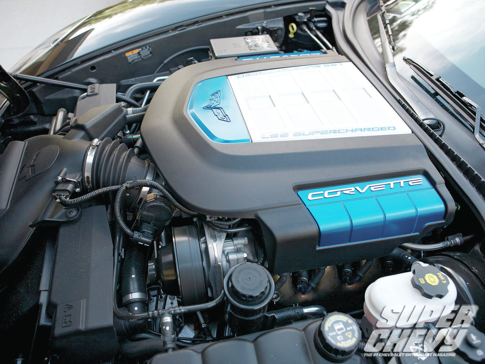 sucp_1206_001_chevy_corvette_zr1_the_flash_.jpg