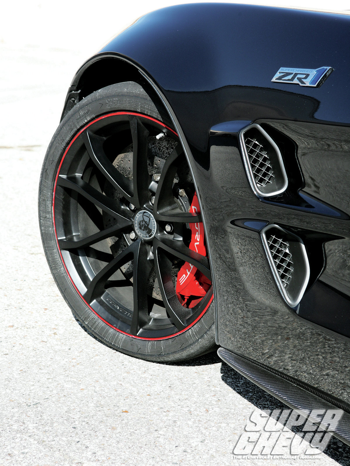 sucp_1206_008_chevy_corvette_zr1_the_flash_.jpg
