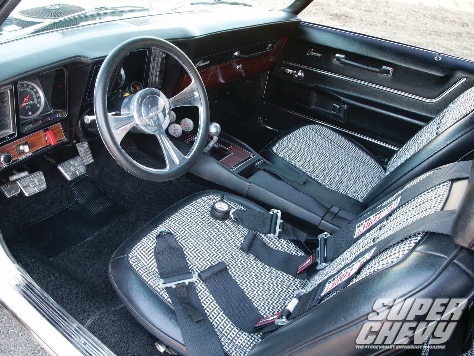 sucp_1209_HR_1969_chevy_camaro_point_proven_.jpg
