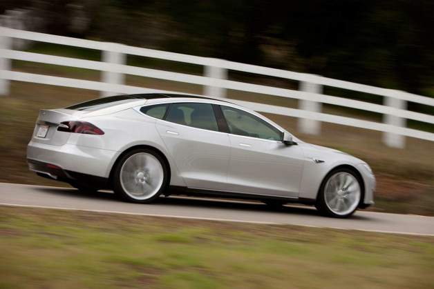 tesla-model-s-driving-628.jpg