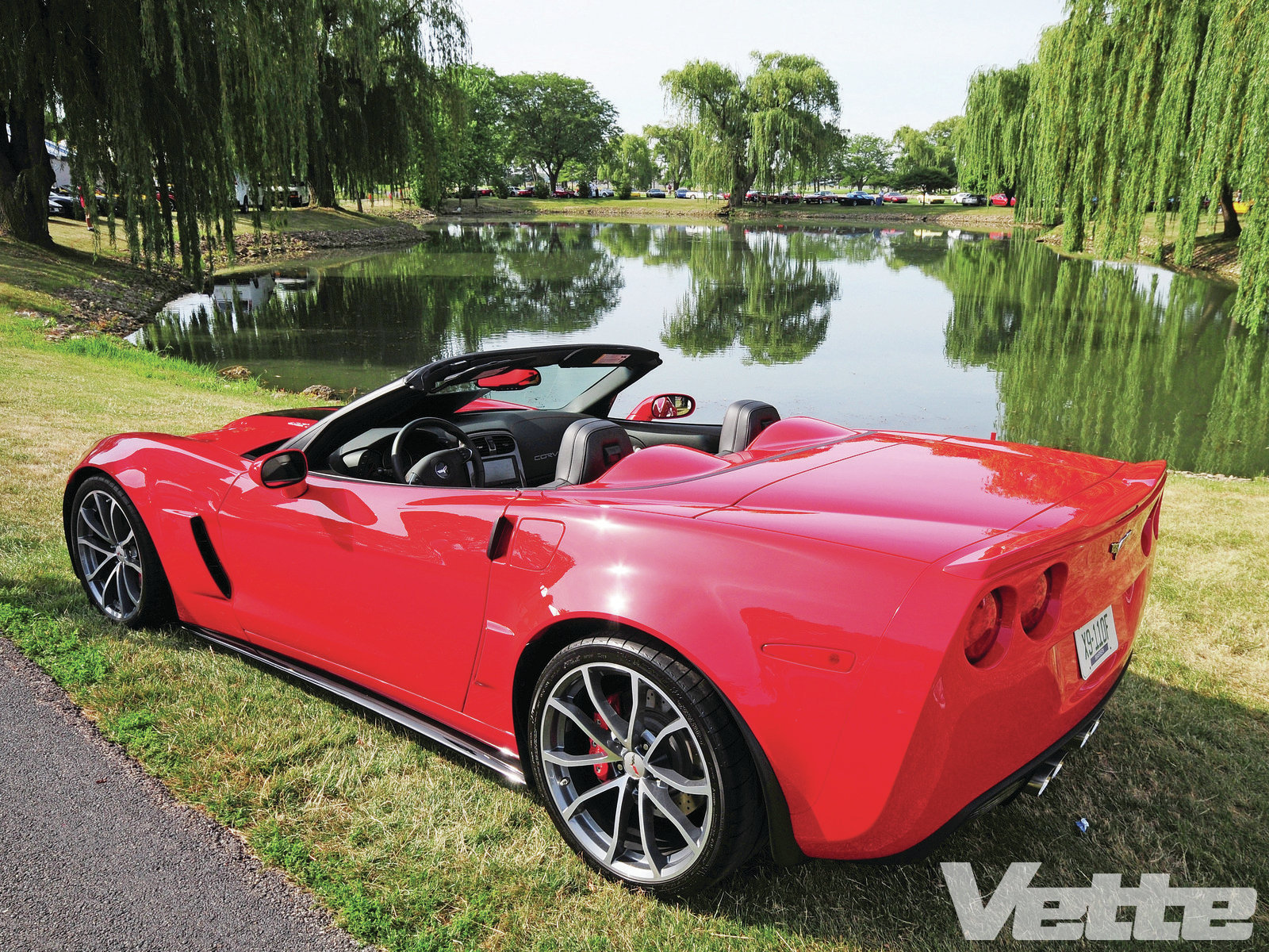 vemp-1212-bloomington-corvette-show-digging-for-gold-08.jpg