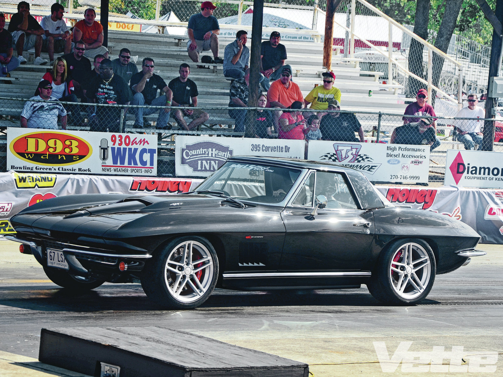 vemp_1206_000_1967_corvette_zero_to_hero_.jpg