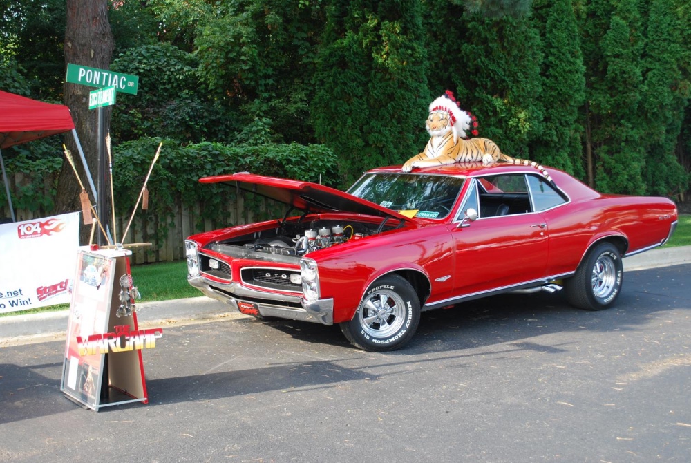 1966 Pontiac GTO.jpg