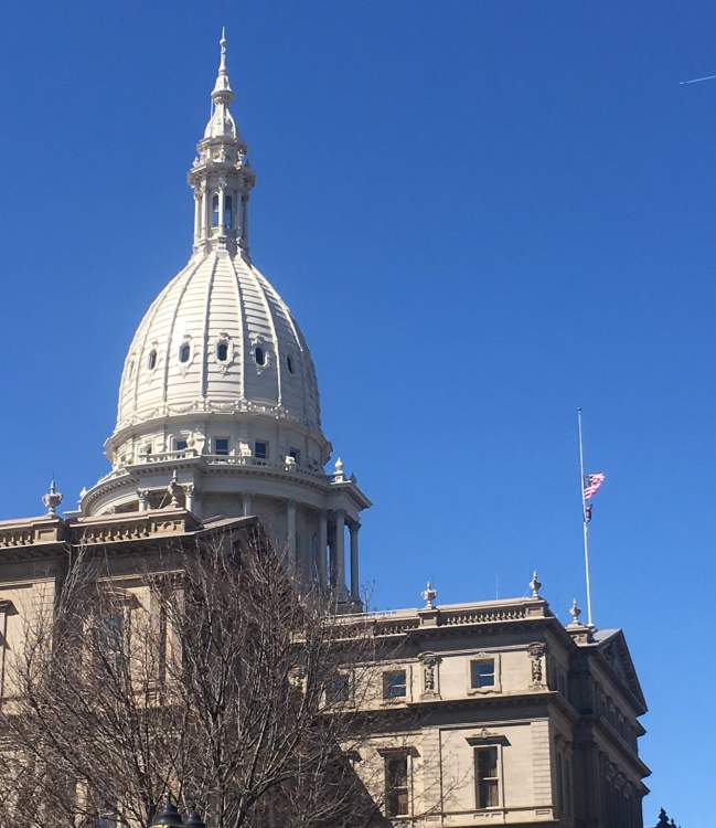 700018238_StateCapitol2.thumb.jpg.c408f37b21d08f77e85ffe7405b7cc01.jpg