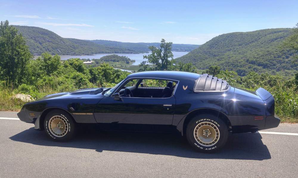 1981 trans am bear mountain iona island hudson view june 16 2018 cropped.jpg